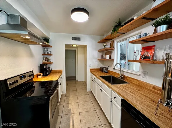 $2,750 | 1921 Sombrero Drive, Las Vegas, NV 89169