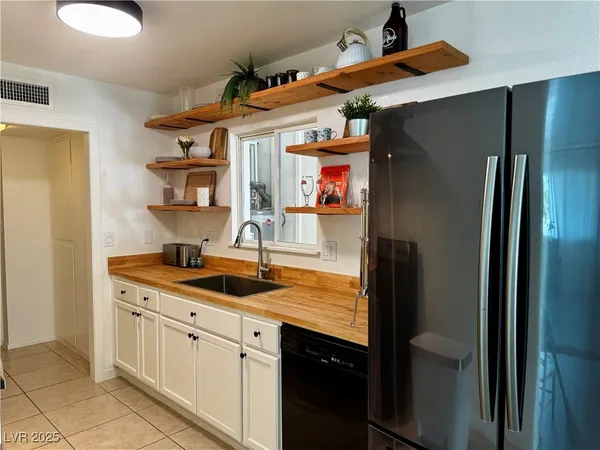 $2,750 | 1921 Sombrero Drive, Las Vegas, NV 89169