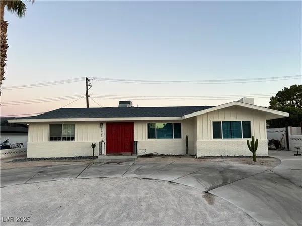 $2,750 | 1921 Sombrero Drive, Las Vegas, NV 89169