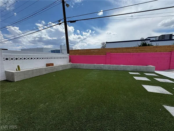 $2,750 | 1921 Sombrero Drive, Las Vegas, NV 89169
