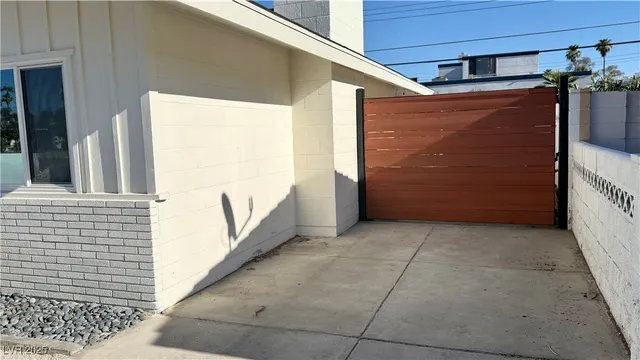 $2,750 | 1921 Sombrero Drive, Las Vegas, NV 89169