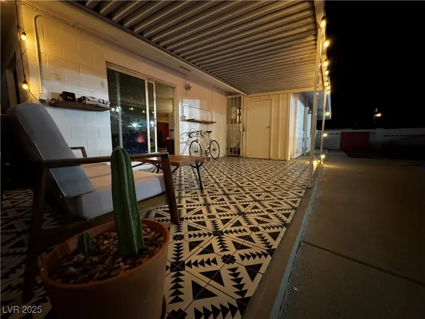 $2,750 | 1921 Sombrero Drive, Las Vegas, NV 89169