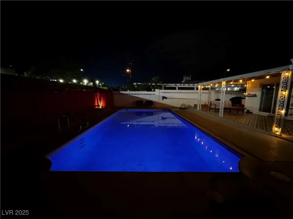 $2,750 | 1921 Sombrero Drive, Las Vegas, NV 89169