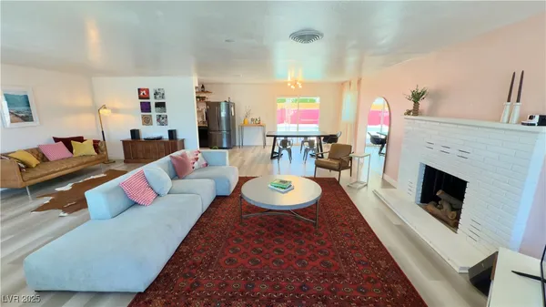 $2,750 | 1921 Sombrero Drive, Las Vegas, NV 89169