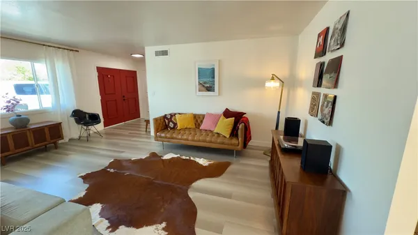 $2,750 | 1921 Sombrero Drive, Las Vegas, NV 89169