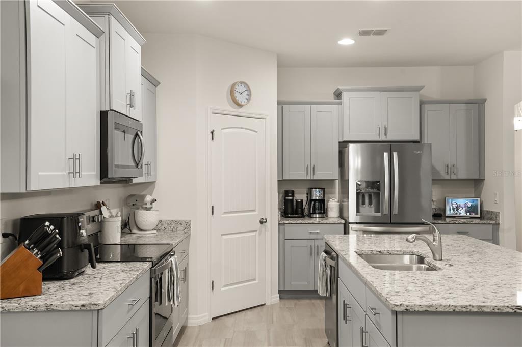 16161 Mangrove Road Winter Garden, FL 34787 - Photo 6 of 46