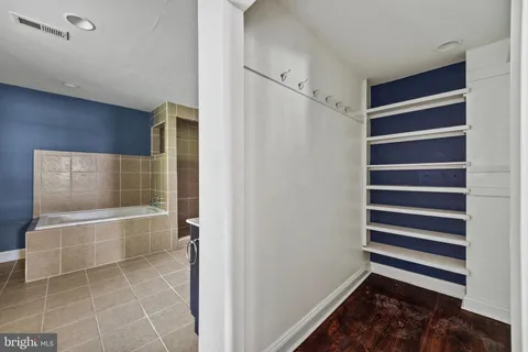 $640,000 | 6653 Lincoln Drive, Philadelphia, PA 19119