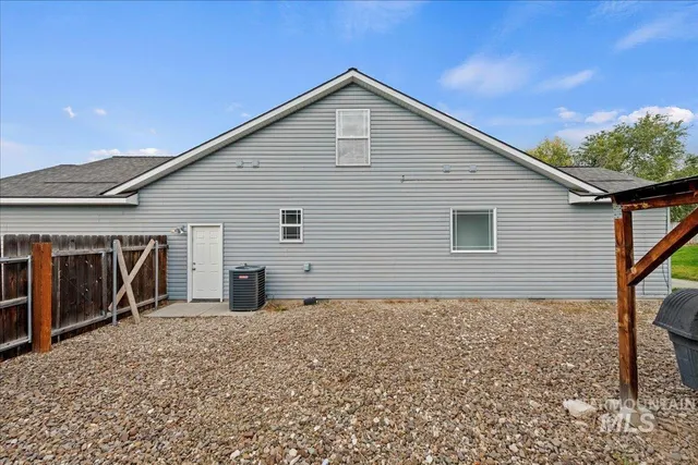 $460,000 | 288 Northeast Thunder Street, Mountain Home, ID 83647