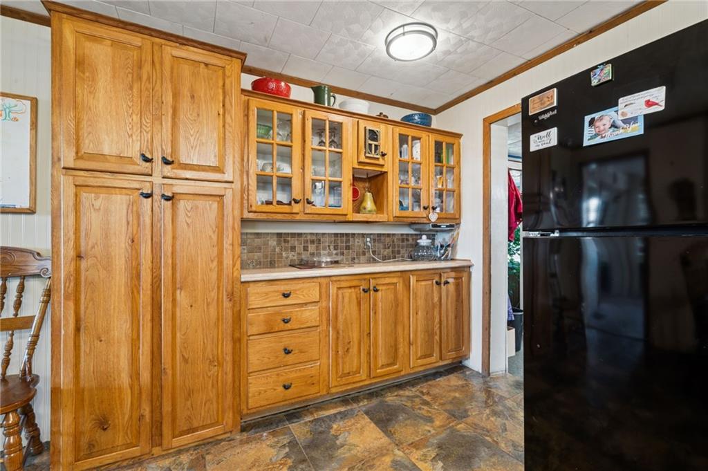 115 Truxall Road Apollo, PA 15613 - Photo 25 of 39 a view of walk in closet