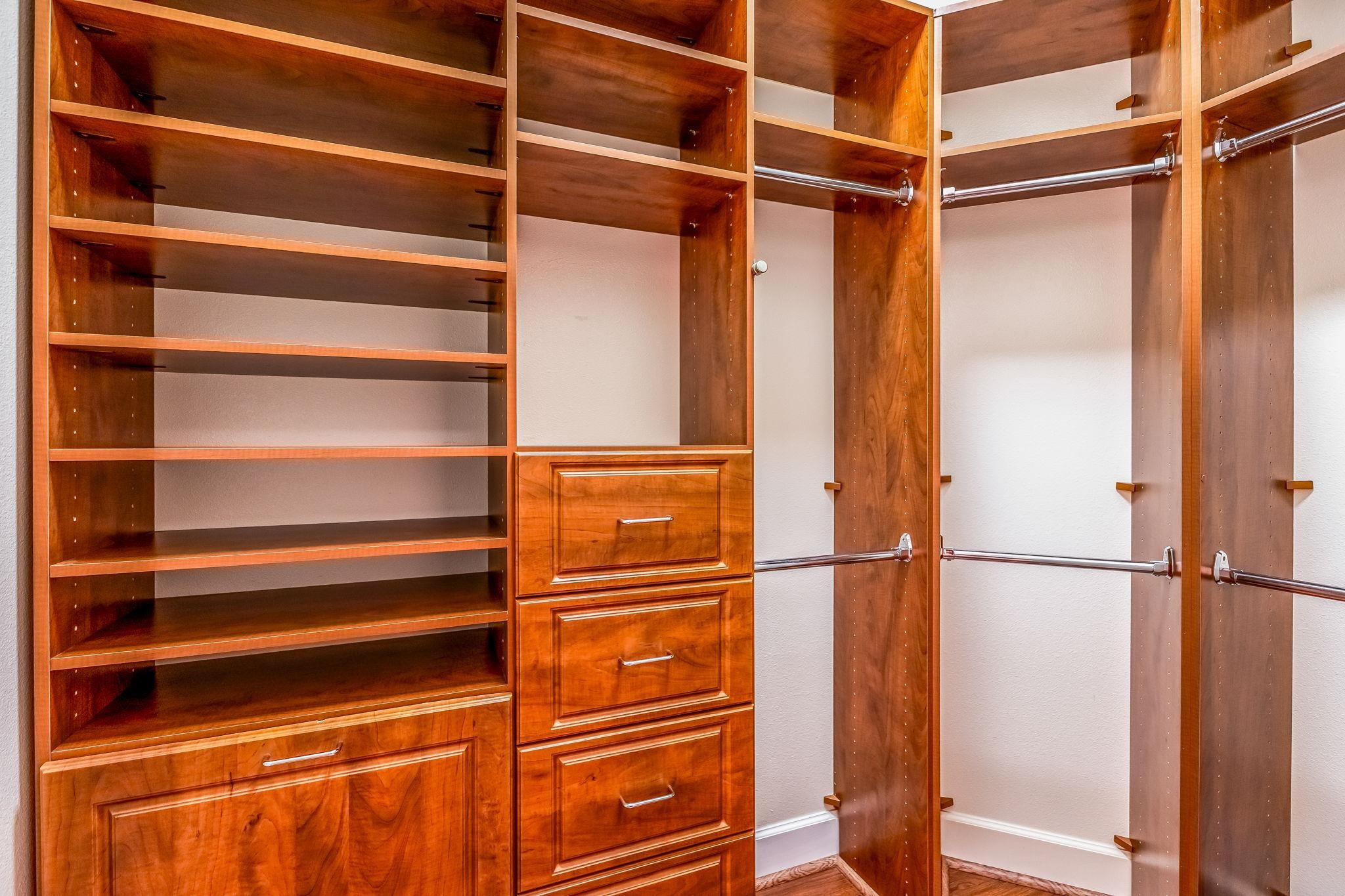 33 Keoneloa Street Wailuku, HI 96793 - Photo 21 of 40 a view of walk in closet with empty racks