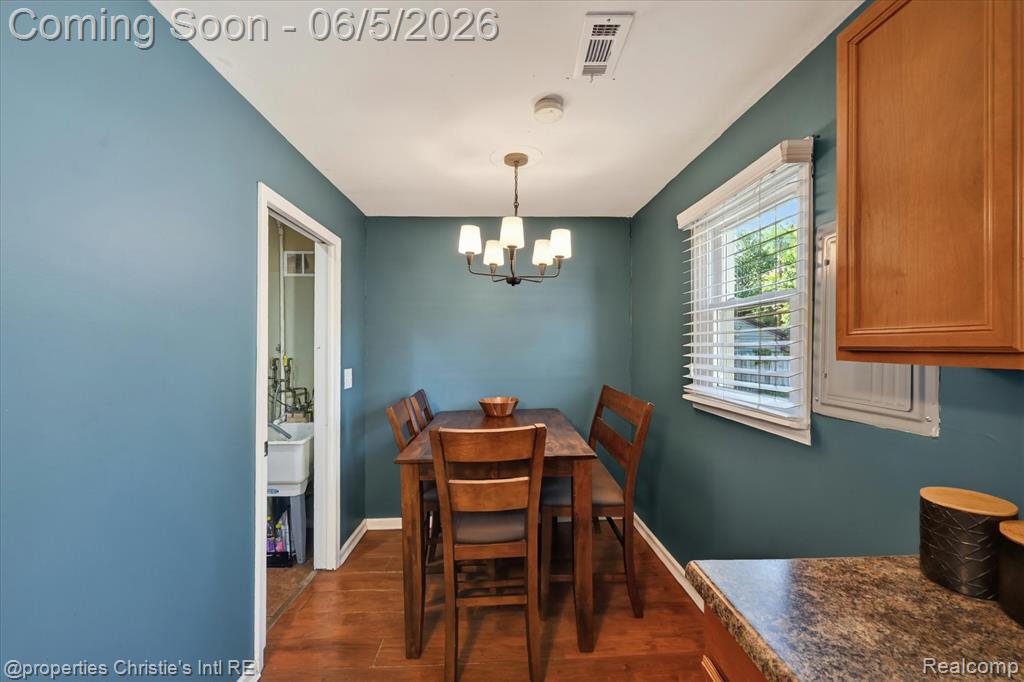 39185 Chase Street Romulus, MI 48174 - Photo 11 of 34