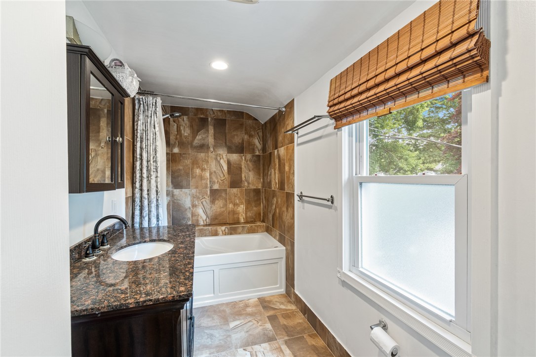 29 Avondale Road Irondequoit, NY 14622 - Photo 14 of 30 The expertly updated FULL BATH