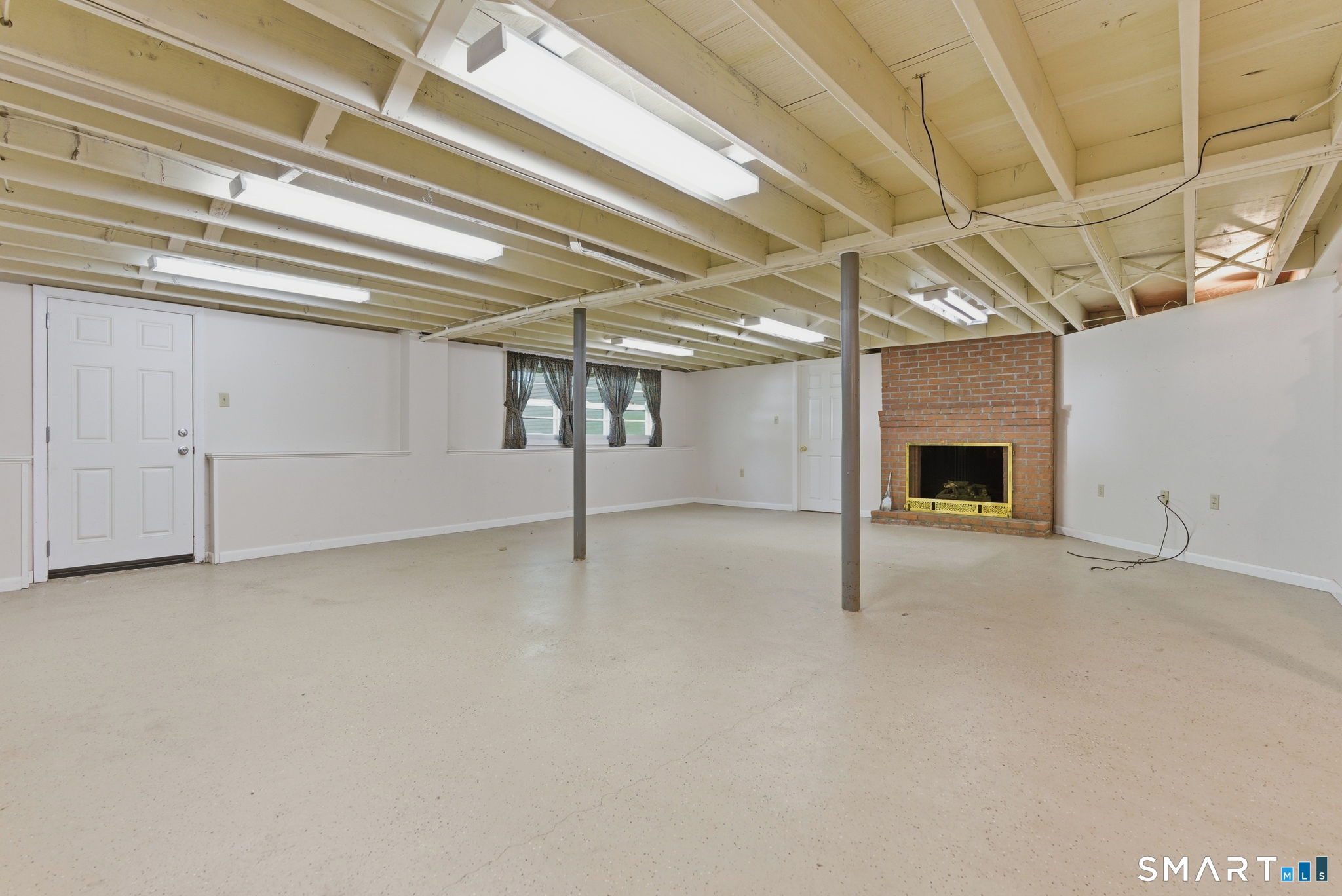 68 Cornwall Road Berlin, CT 06037 - Photo 23 of 27 Walk out with gas fireplace