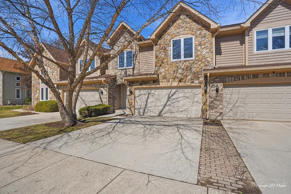 $3,250 | 214 Taylor Court, Buffalo Grove, IL 60089