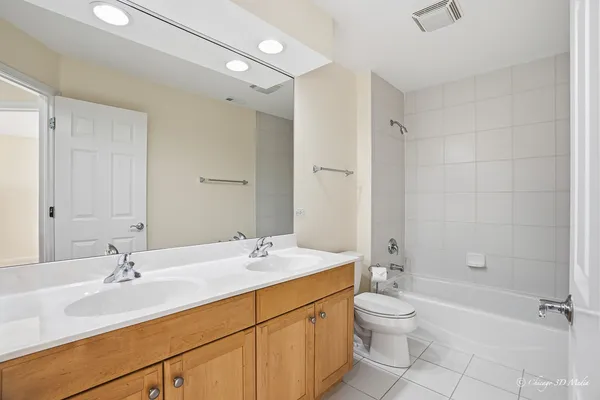 $3,250 | 214 Taylor Court, Buffalo Grove, IL 60089