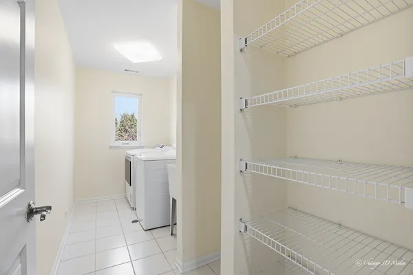 $3,250 | 214 Taylor Court, Buffalo Grove, IL 60089