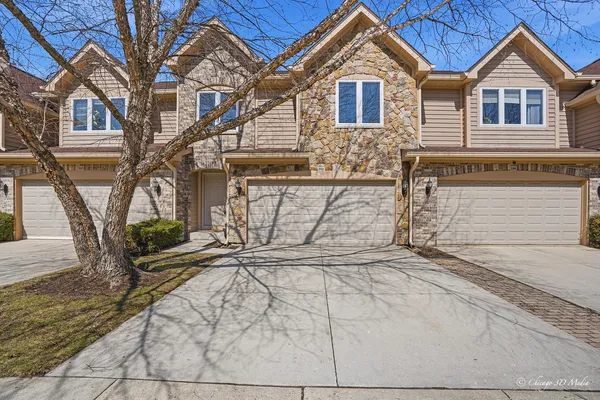 $3,250 | 214 Taylor Court, Buffalo Grove, IL 60089