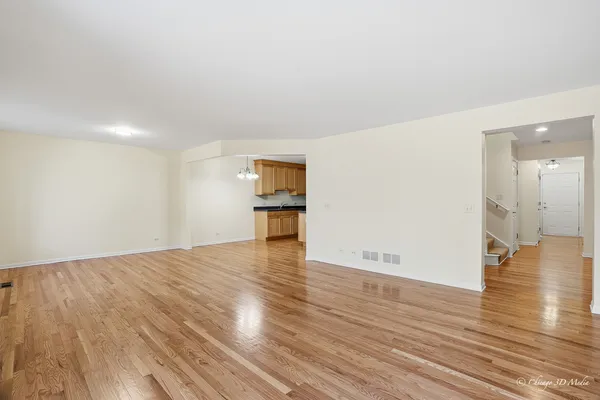 $3,250 | 214 Taylor Court, Buffalo Grove, IL 60089