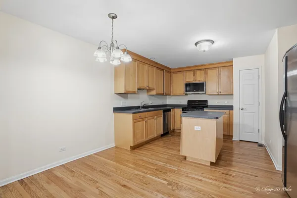 $3,250 | 214 Taylor Court, Buffalo Grove, IL 60089