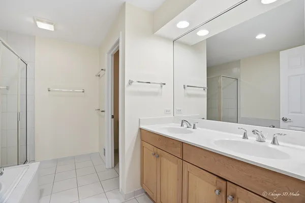 $3,250 | 214 Taylor Court, Buffalo Grove, IL 60089