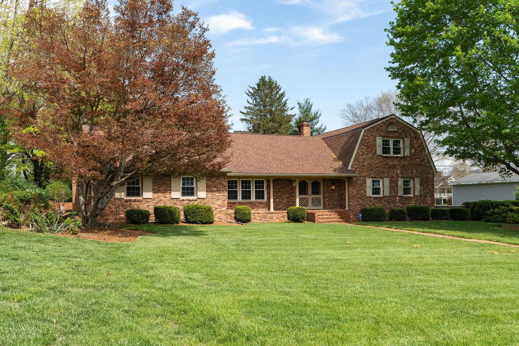 812 Meadowbrook Road Waynesboro, VA 22980 - Photo 2 of 75