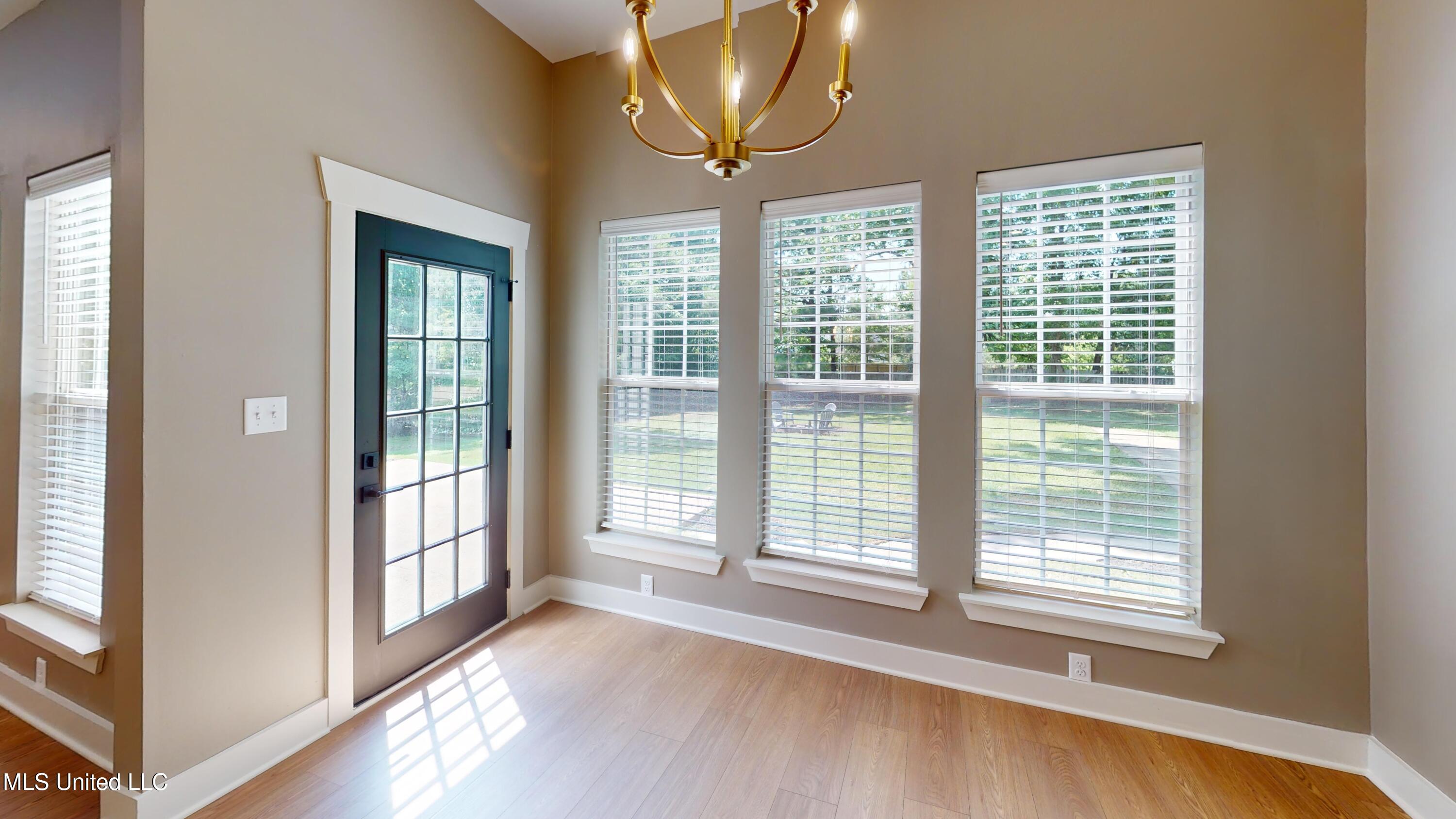 3740 Pleasant Hill Road Nesbit, MS 38651 - Photo 20 of 59 3740-Pleasant-Hill-Rd-Dining-Room