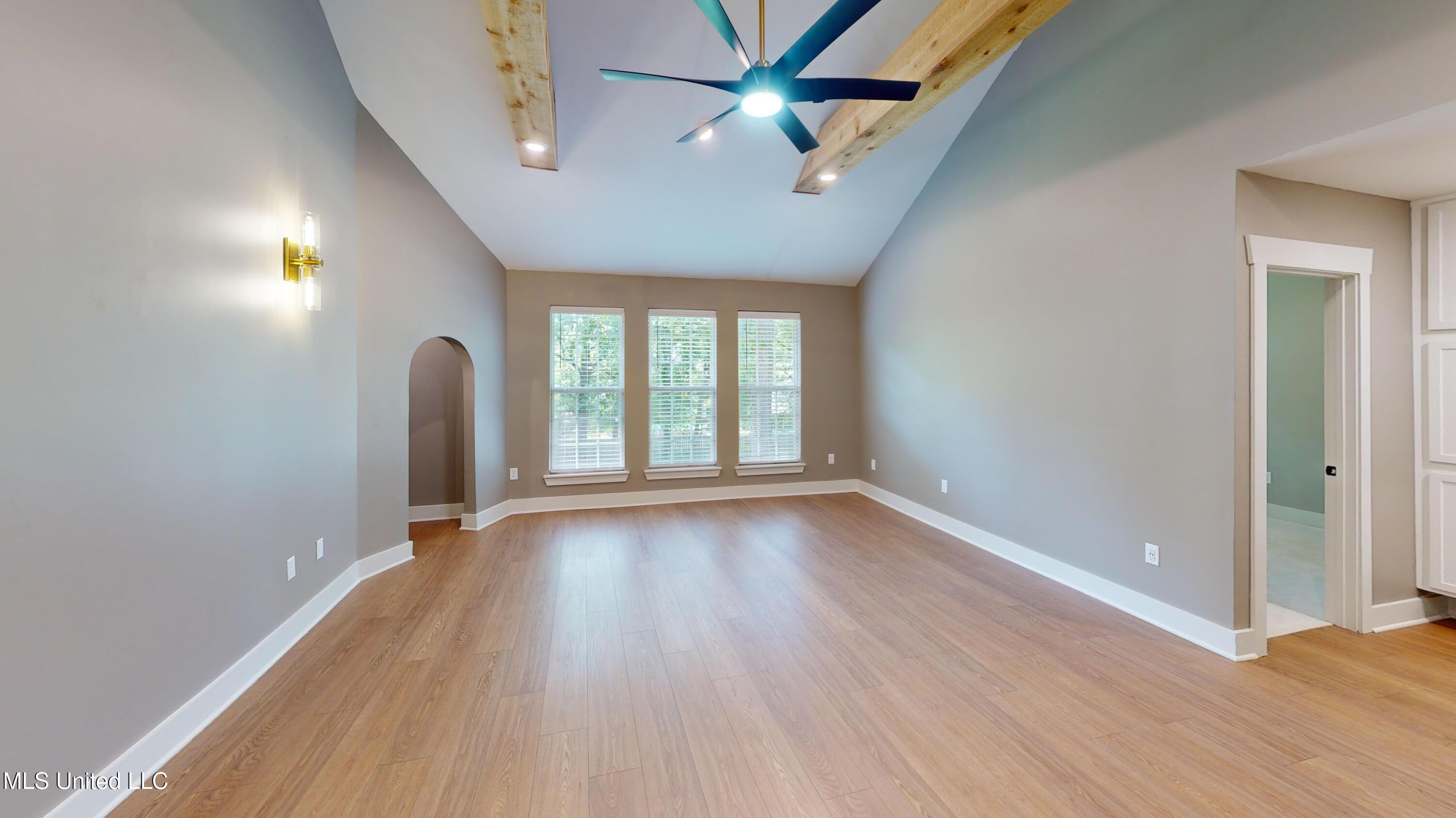 3740 Pleasant Hill Road Nesbit, MS 38651 - Photo 42 of 59 3740-Pleasant-Hill-Rd-Living-Room