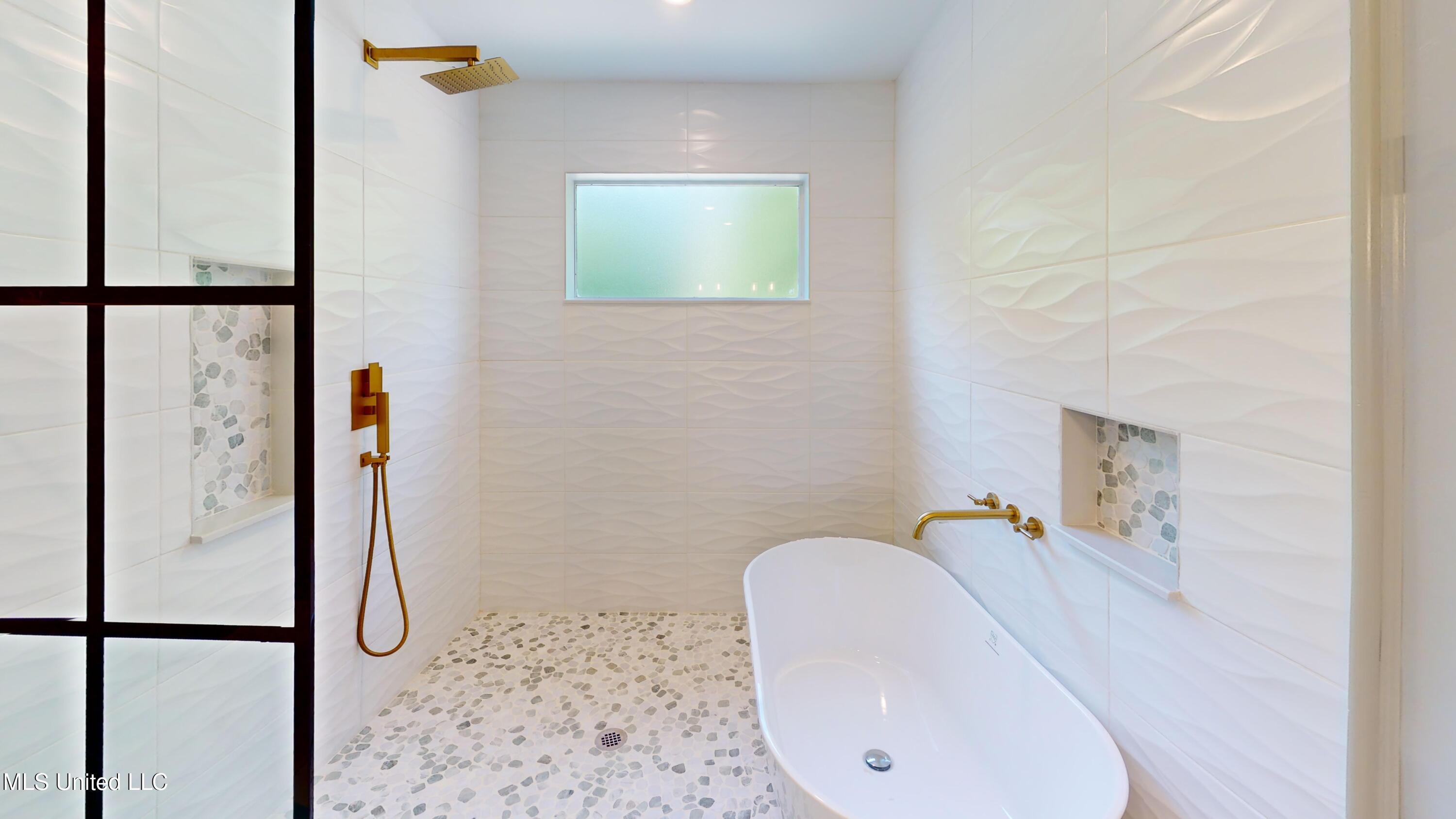 3740 Pleasant Hill Road Nesbit, MS 38651 - Photo 47 of 59 3740-Pleasant-Hill-Rd-Bathroom 2