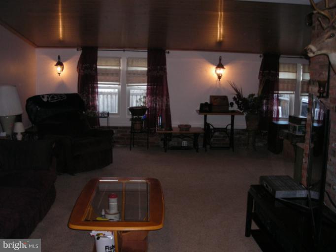 217 Cloverhill Road Pasadena, MD 21122 - Photo 11 of 29 Family Room