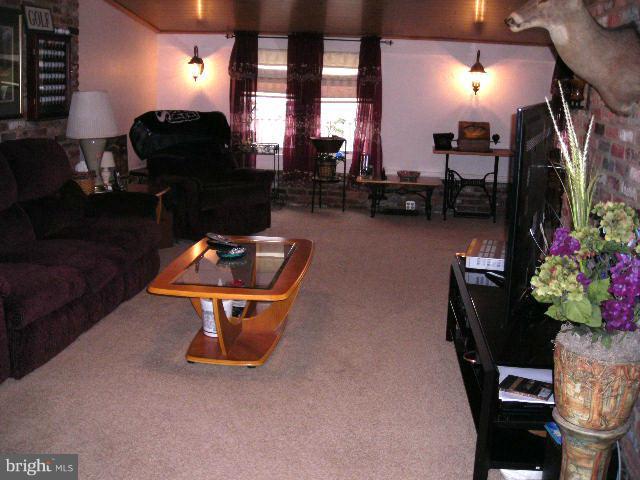 217 Cloverhill Road Pasadena, MD 21122 - Photo 25 of 29 Living Room