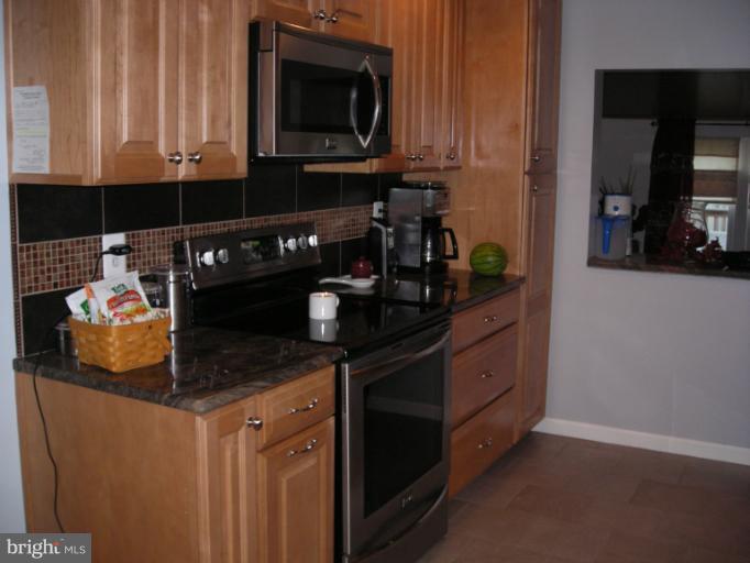 217 Cloverhill Road Pasadena, MD 21122 - Photo 7 of 29 Kitchen