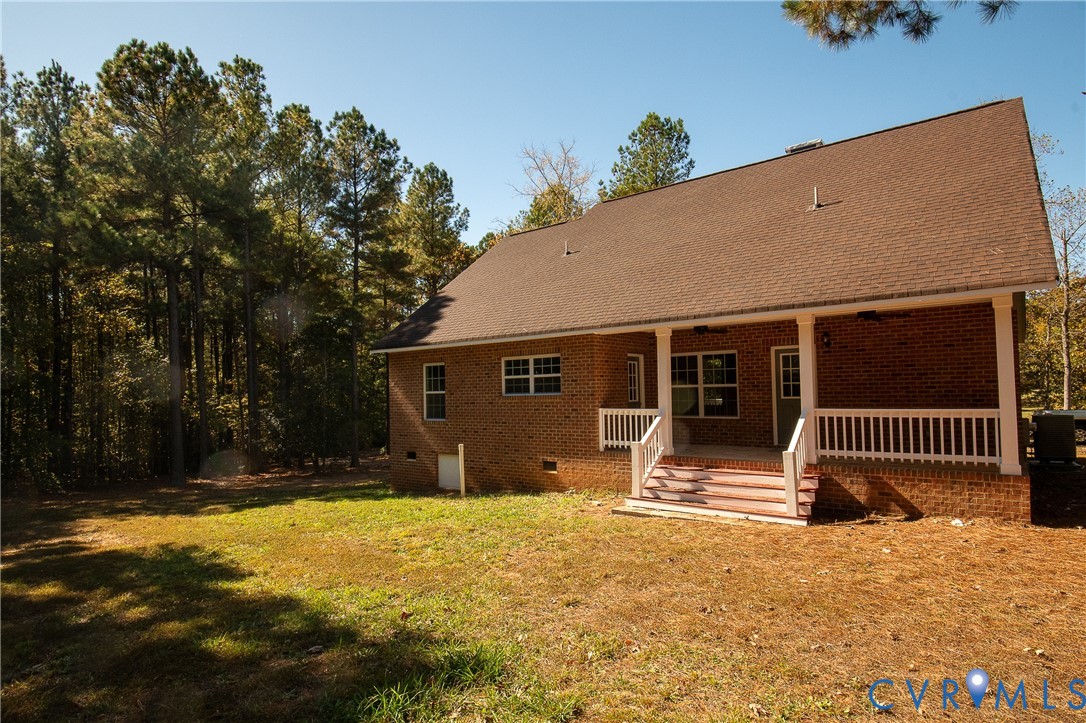 7491 Richmond Road Amelia Court House, VA 23002 - Photo 6 of 39 a house with a yard