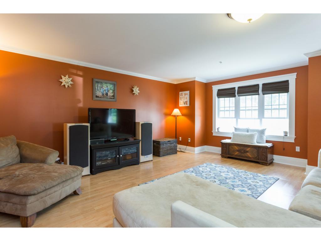 6 Bigos Court, Unit 6 Rochester, NH 03867 - Photo 3 of 32