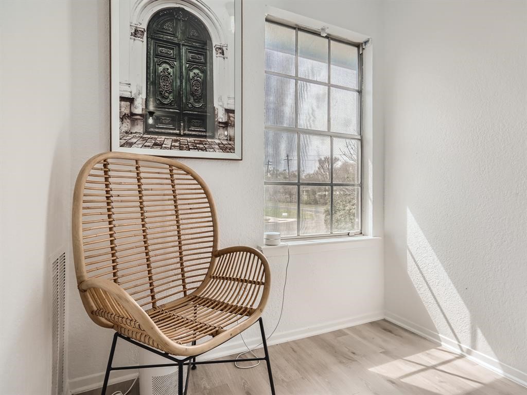7701 Copano Drive Austin, TX 78749 - Photo 23 of 27 a view of entryway with a front door