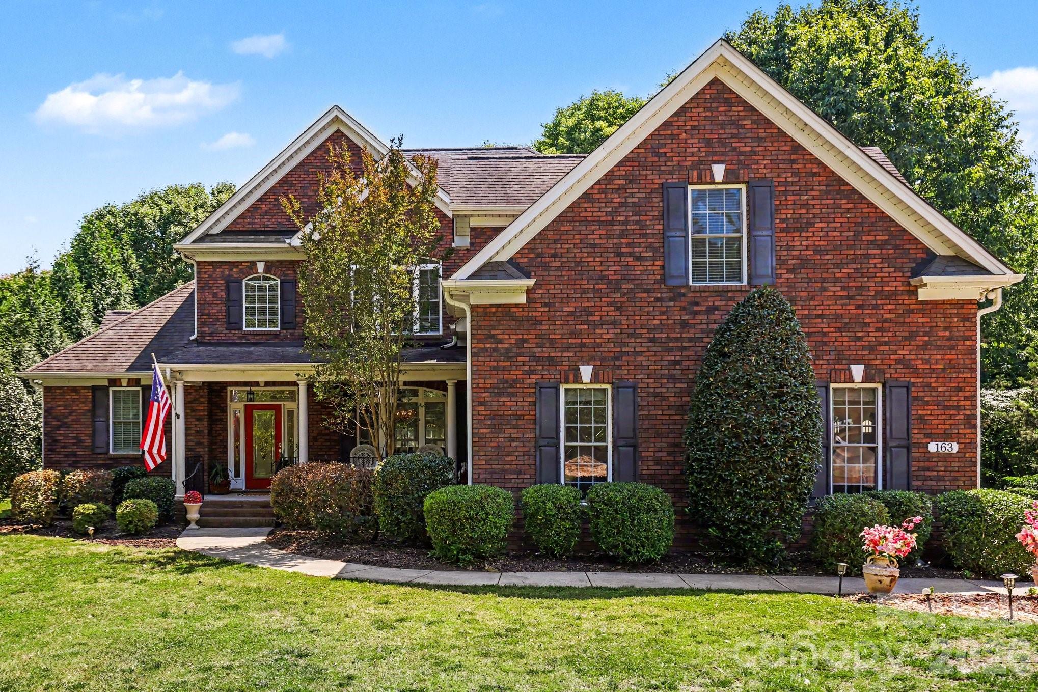 163 Evening Shadow Road Lake Wylie, SC 29710 - Photo 2 of 47
