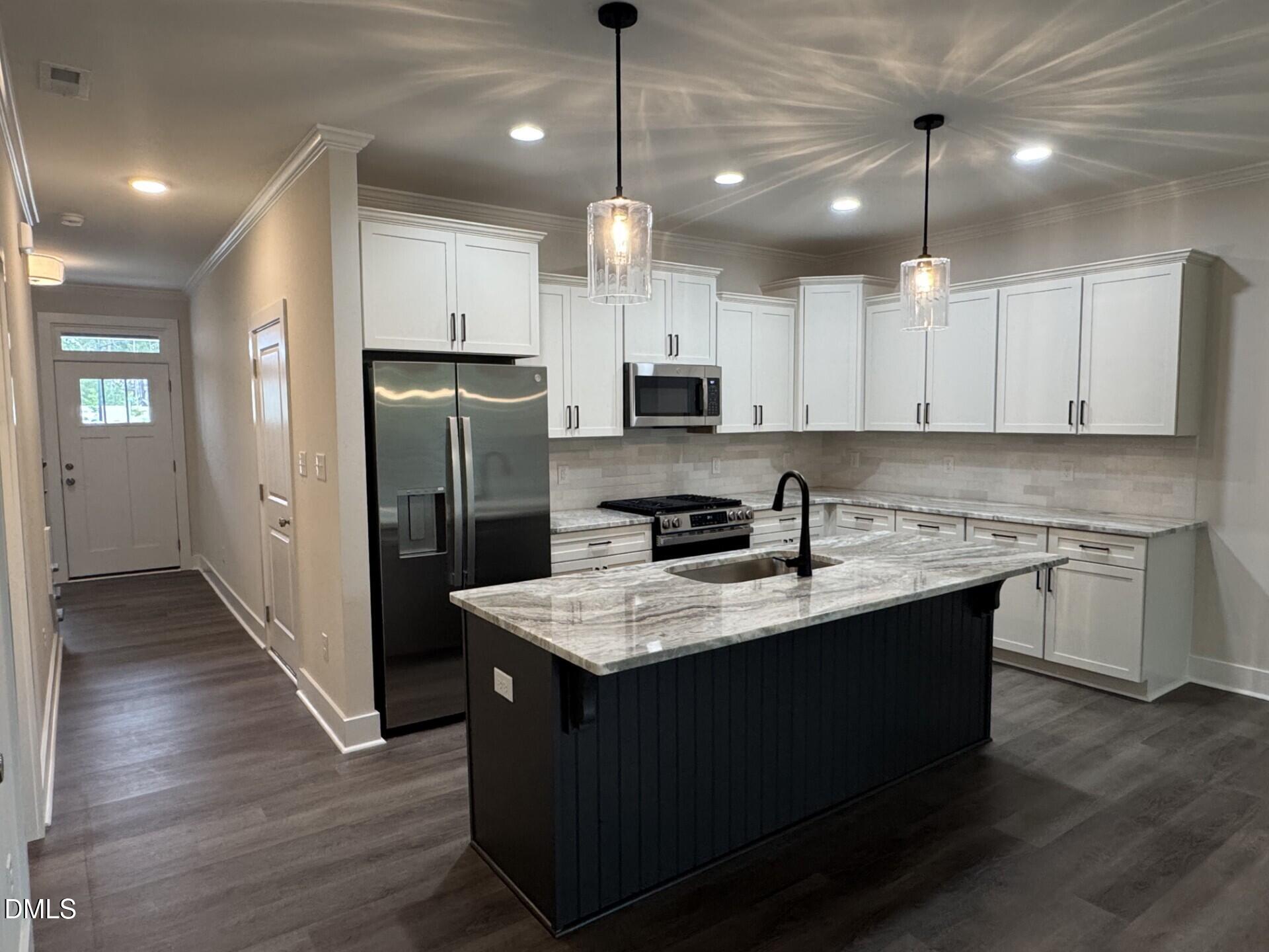 623 Marshskip Way Rolesville, NC 27571 - Photo 5 of 25 Kitchen money shot