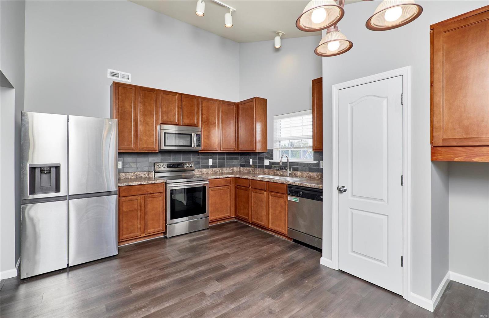 1332 Piedmont Circle St. Peters, MO 63304 - Photo 12 of 33