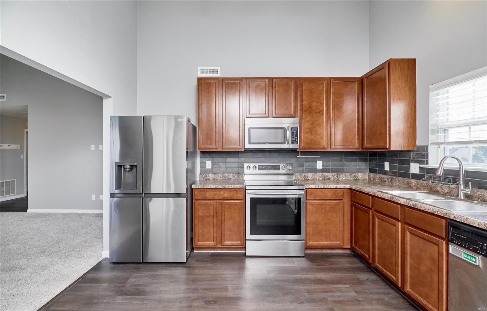 1332 Piedmont Circle St. Peters, MO 63304 - Photo 14 of 33