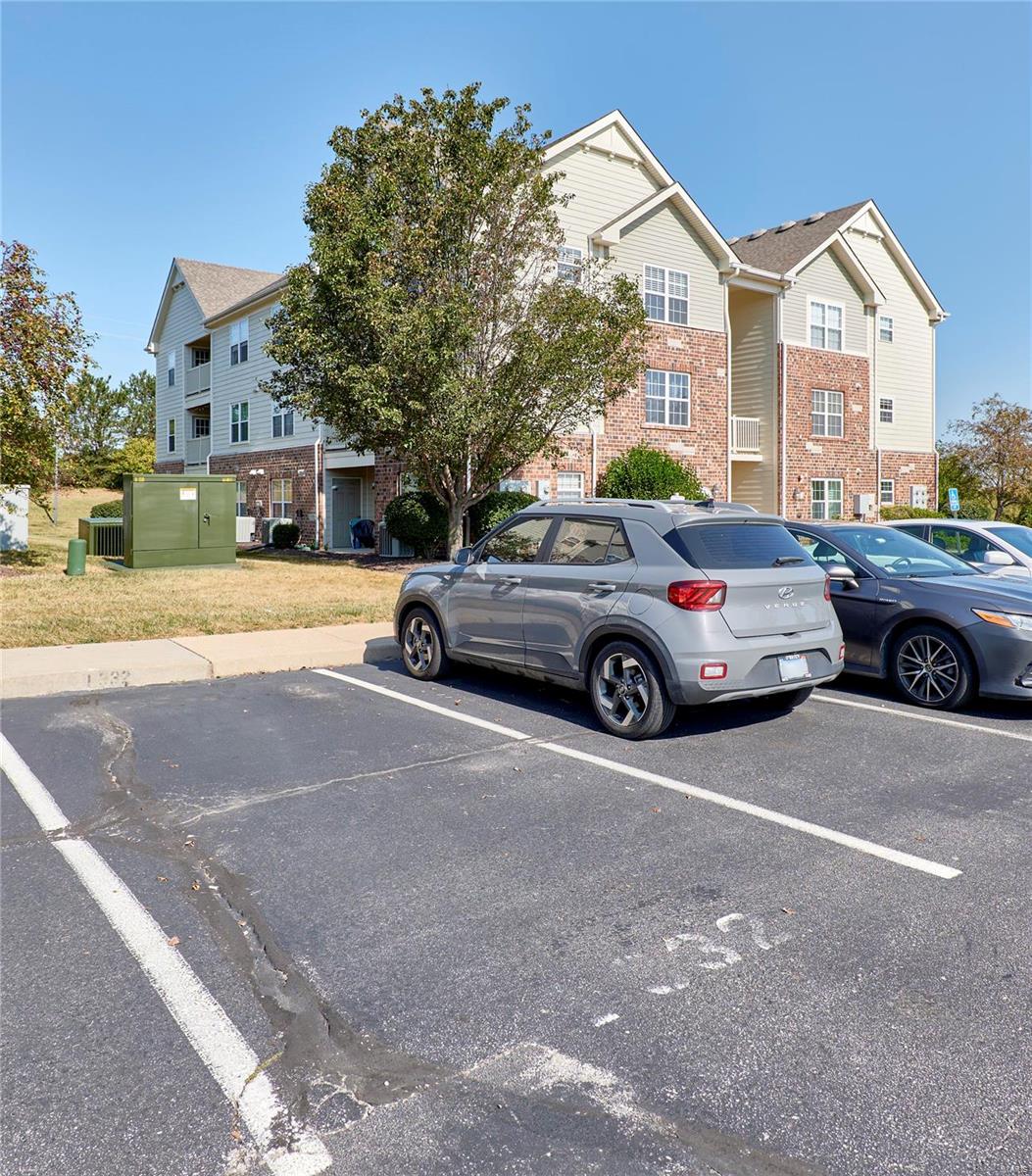 1332 Piedmont Circle St. Peters, MO 63304 - Photo 4 of 33