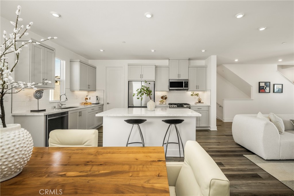 201 Lynx Irvine, CA 92618 - Photo 14 of 48