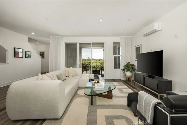 $1,750,000 | 201 Lynx, Irvine, CA 92618