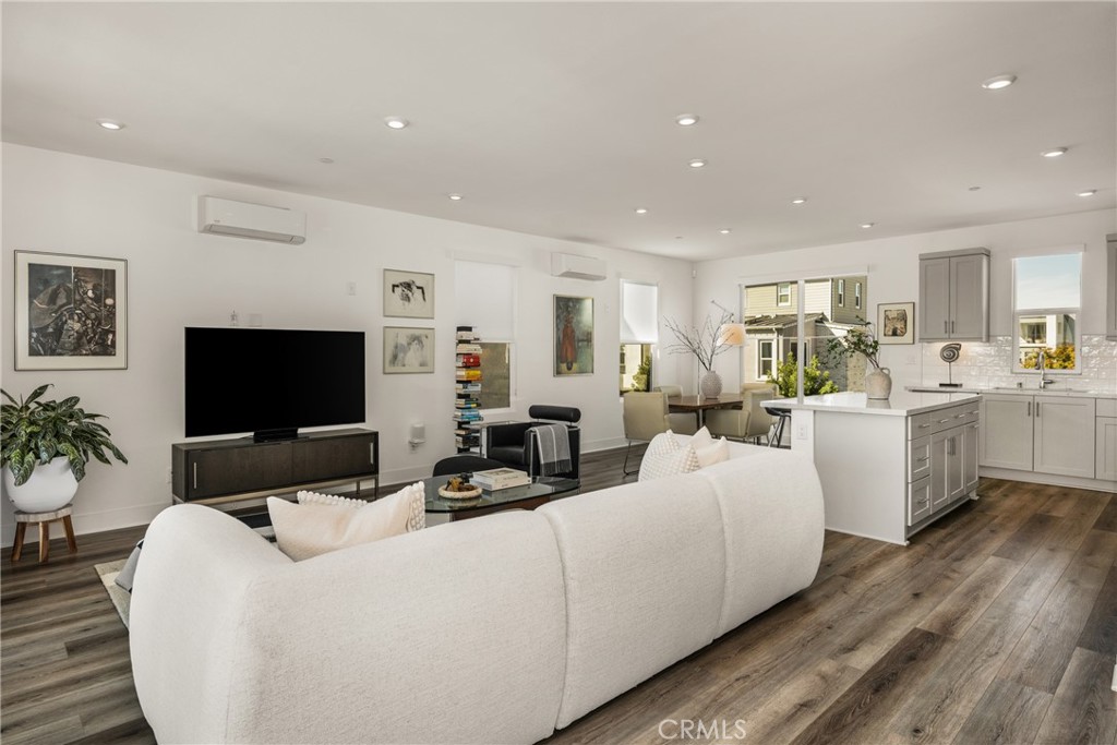 201 Lynx Irvine, CA 92618 - Photo 9 of 48