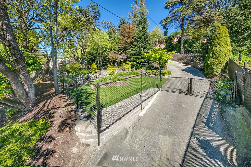 6520 Delridge Way Southwest Seattle, WA 98106 - Photo 14 of 17 Gallery Image 14