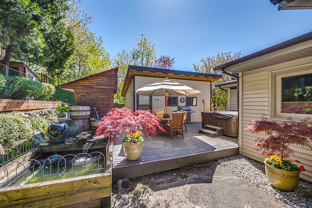 6520 Delridge Way Southwest Seattle, WA 98106 - Photo 3 of 17 Gallery Image 3