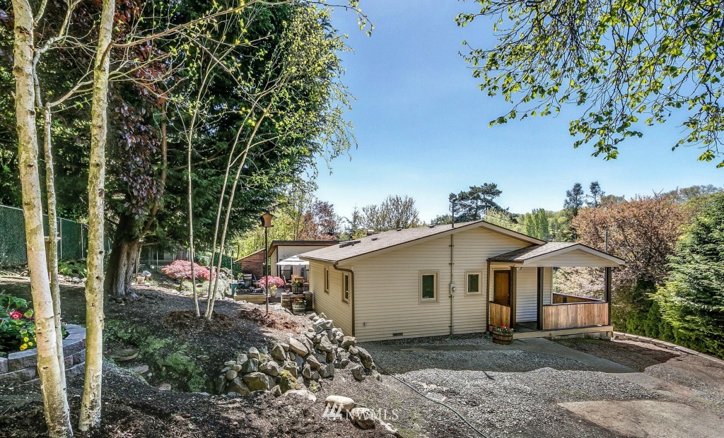 6520 Delridge Way Southwest Seattle, WA 98106 - Photo 4 of 17 Gallery Image 4