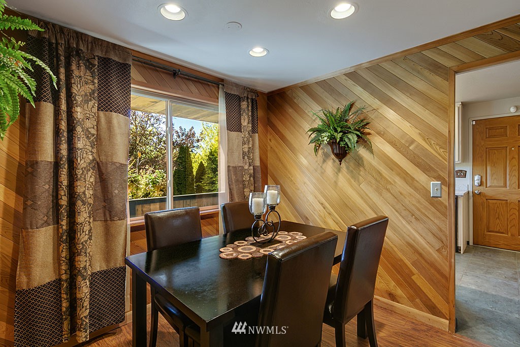 6520 Delridge Way Southwest Seattle, WA 98106 - Photo 9 of 17 Gallery Image 9