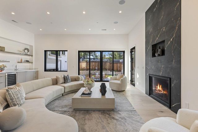 $4,700,000 | 18071 Saratoga-Los Gatos Road, Monte Sereno, CA 95030