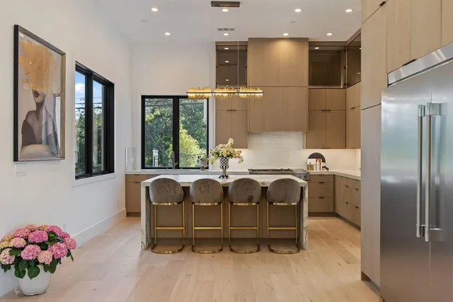 $4,700,000 | 18071 Saratoga-Los Gatos Road, Monte Sereno, CA 95030