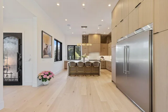 $4,700,000 | 18071 Saratoga-Los Gatos Road, Monte Sereno, CA 95030