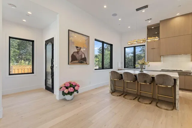 $4,700,000 | 18071 Saratoga-Los Gatos Road, Monte Sereno, CA 95030